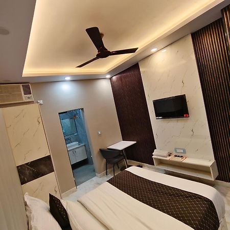 Hotel New Imperial Ghaziabad Eksteriør billede